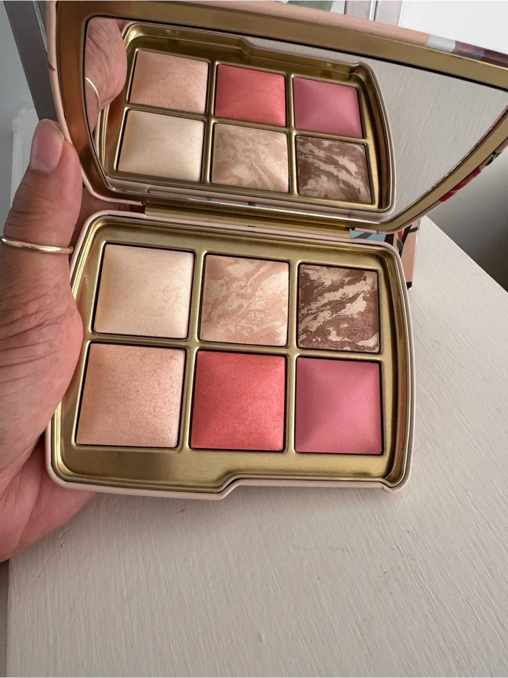 Hourglass DEER Radiant Face Palette - Peach, Rose & Champagne Shades